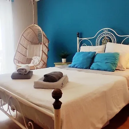 Апартаменты Seaside Escape *