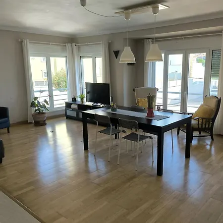 Seaside Escape דירה